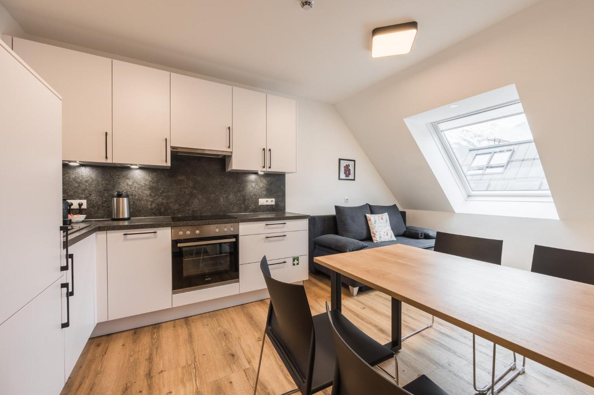 Myquartier Central City Suites Innsbruck Ngoại thất bức ảnh